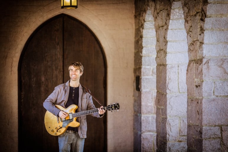 Gallery photo 2 of Kirk Huneycutt Guitarist