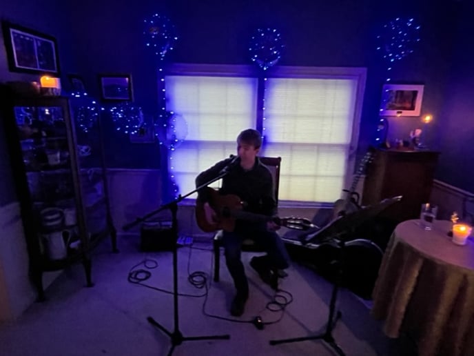 Gallery photo 6 of Kirk Huneycutt Guitarist