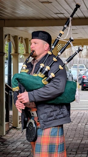 Gallery photo 4 of Kirk the Piper