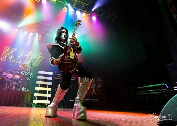 Gallery photo 1 of KISS ALIKE