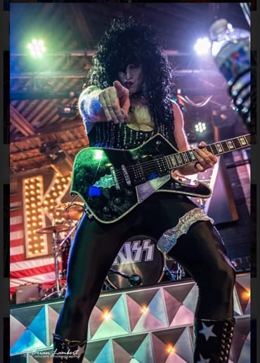 Gallery photo 6 of KISS ALIKE