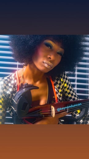 Gallery photo 5 of Kizie The Violist
