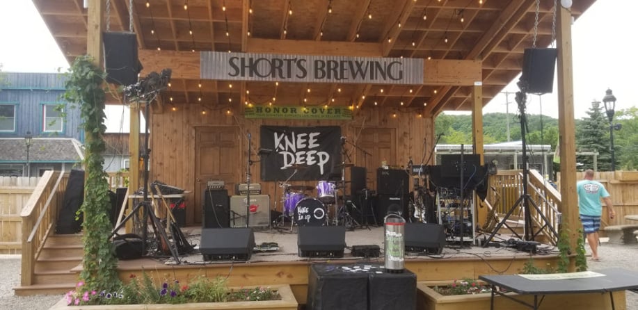 Gallery photo 6 of Knee Deep