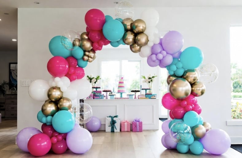 Gallery photo 2 of Knot Your Average Balloons