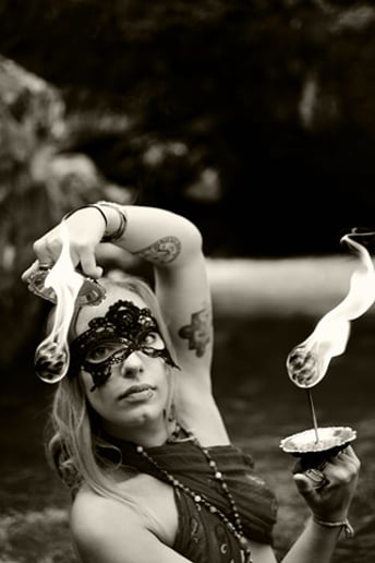 Gallery photo 7 of Carrie the Illusionist
