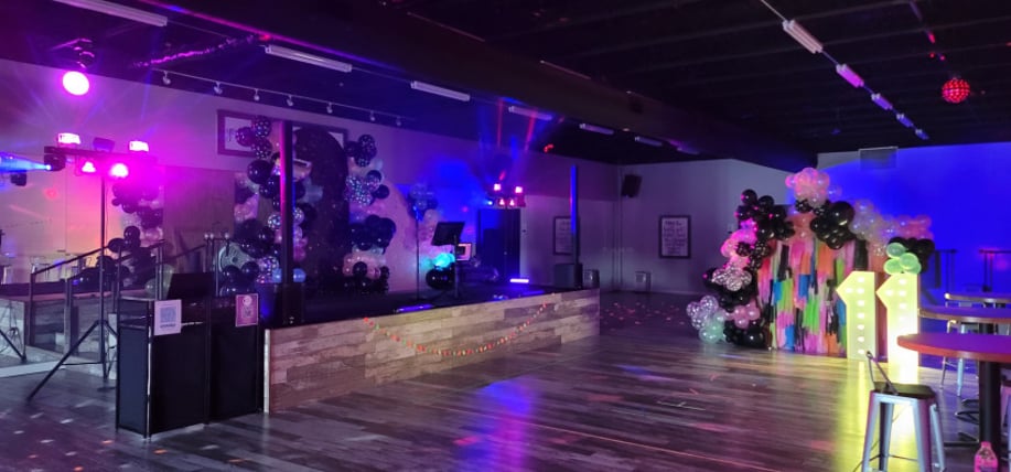 Gallery photo 4 of Knoxville Mobile Karaoke