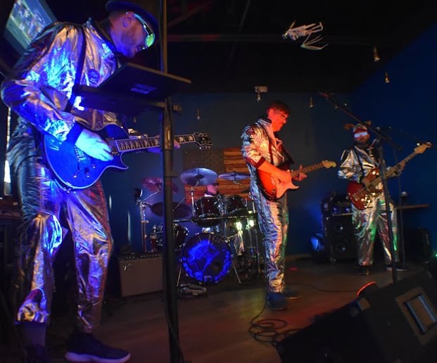 Gallery photo 1 of Knucklehorn - Denver Jam Band