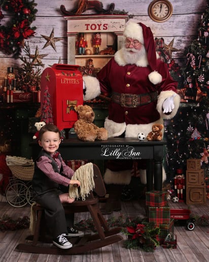 Gallery photo 3 of Kris Kringle