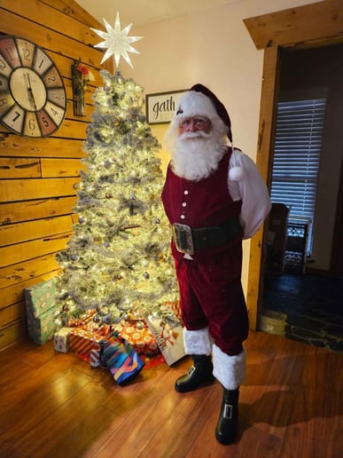 Gallery photo 10 of Kris Kringle Randy