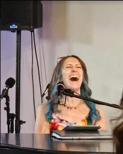 Gallery photo 9 of Krista White - Pianist