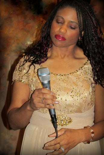 Gallery photo 1 of Kristal E