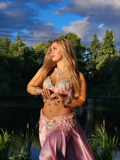 Gallery photo 4 of Ksenia - Toronto's Favourite Bellydancer