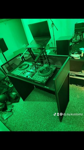 Gallery photo 1 of Kustom Entertainment