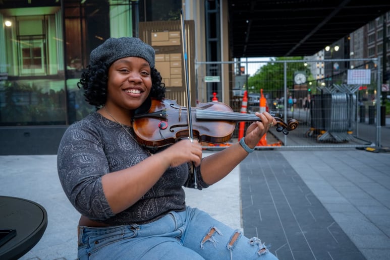 Gallery photo 1 of Kym Brady, The Urban Violinist