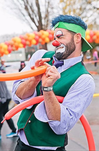 Gallery photo 5 of L-Bow the Clown