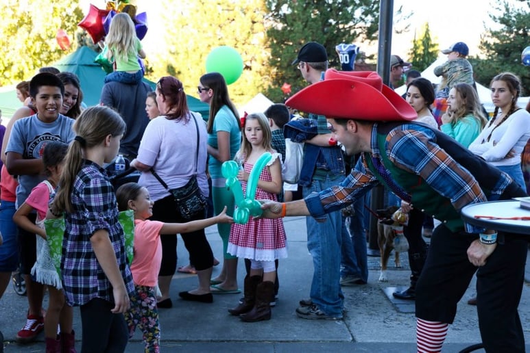 Gallery photo 6 of L-Bow the Clown
