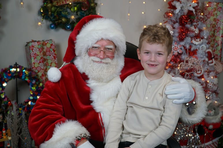 Gallery photo 7 of L-Santa the Claus