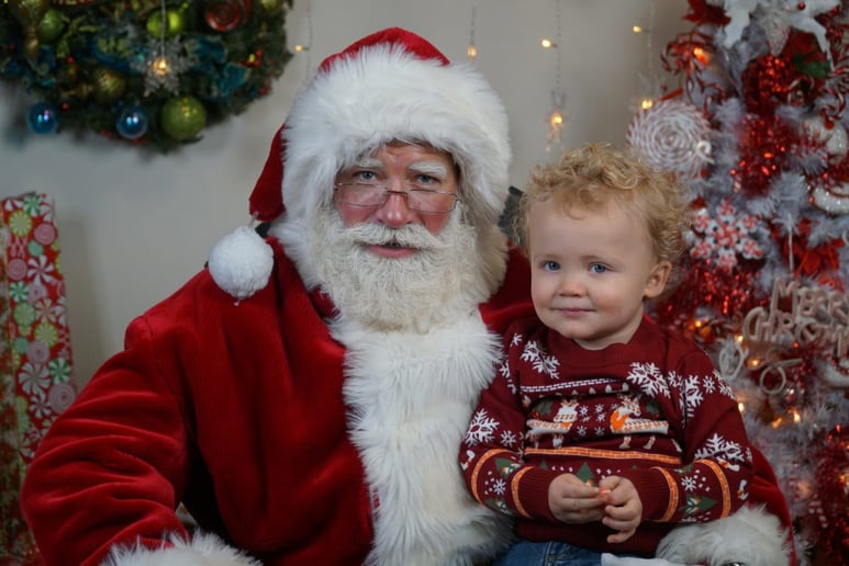 Gallery photo 9 of L-Santa the Claus