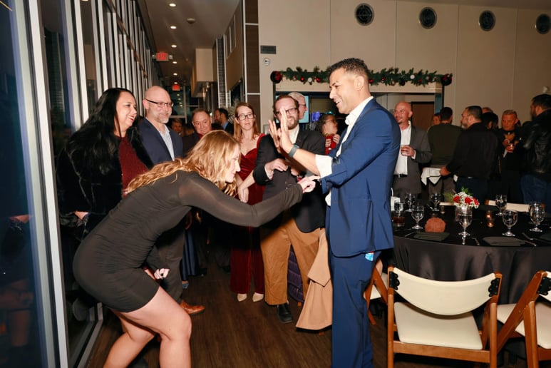 Gallery photo 1 of LA Magician - Joseph Kerr
