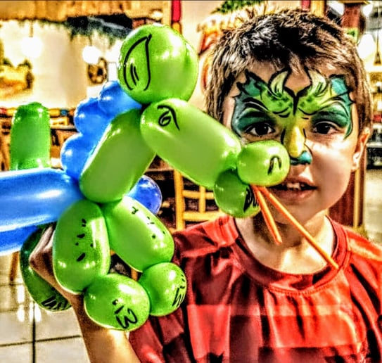 Gallery photo 9 of Anna Taylor Caricaturist & Balloon Artist