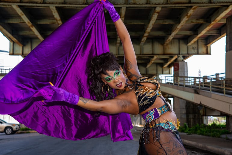 Gallery photo 4 of La Reina Burlesque Performer