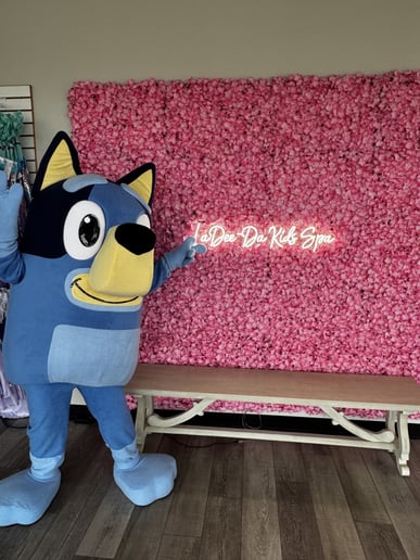 Gallery photo 10 of LaDee-Da Princesses & Party Center