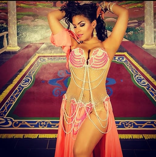Gallery photo 5 of Lady Belly Dancer
