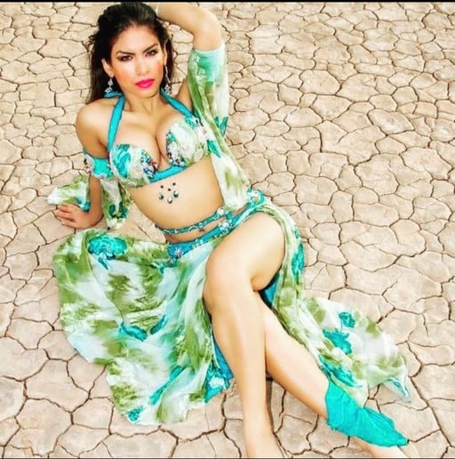 Gallery photo 10 of Lady Belly Dancer