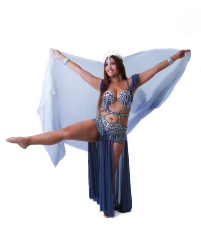 Gallery photo 11 of Lady Laura Bellydancer