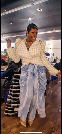 Gallery photo 7 of Lady Re The Funny Lady