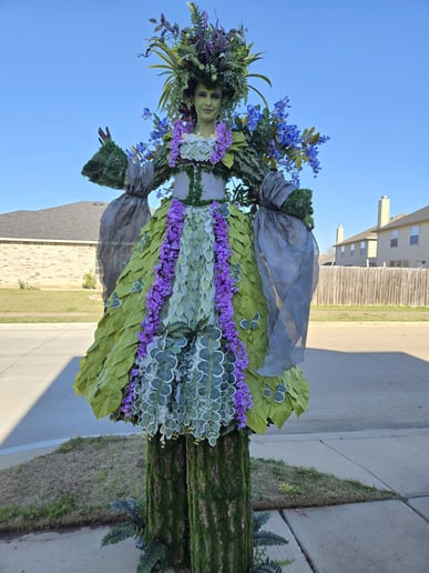 Gallery photo 5 of Lady Stiltwalker DFW