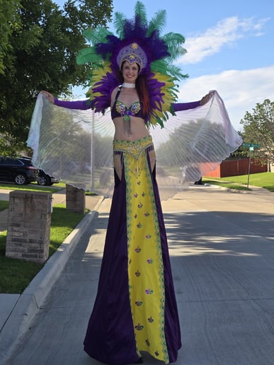 Gallery photo 7 of Lady Stiltwalker DFW