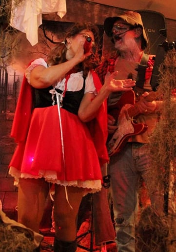 Gallery photo 1 of Lady & The Outlaw