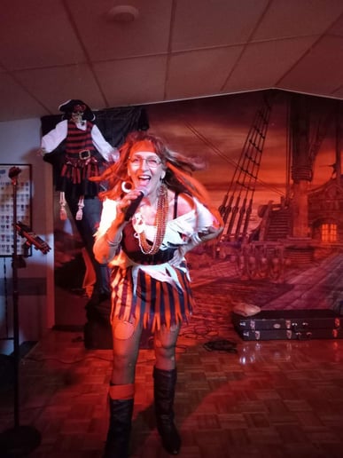 Gallery photo 4 of Lady & The Outlaw