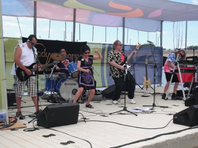 Gallery photo 1 of Lady & The Tramps