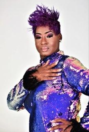Gallery photo 1 of "LadyShay"