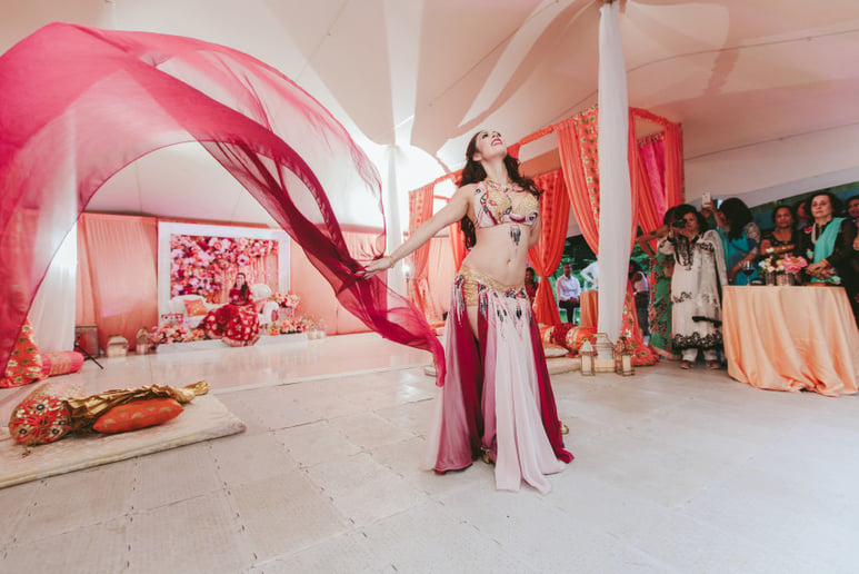 Gallery photo 6 of Lana Bellydancer