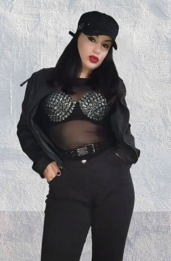 Gallery photo 1 of Lana