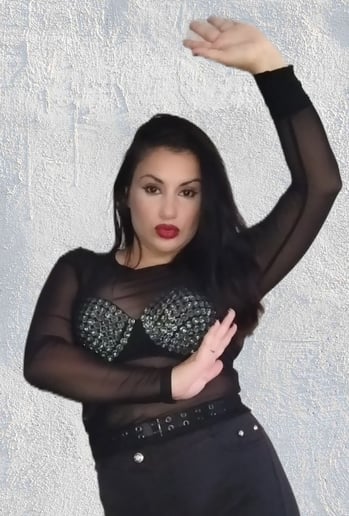Gallery photo 3 of Lana