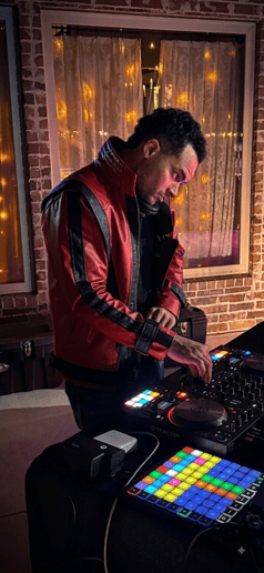 Gallery photo 5 of Large Club/Wedding/Private Event DJ