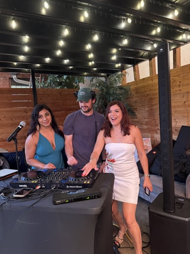 Gallery photo 4 of Large Club/Wedding/Private Event DJ