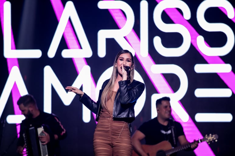 Gallery photo 3 of Larissa Amoreli