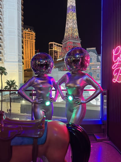 Gallery photo 4 of Las Vegas Disco Ball Dancers