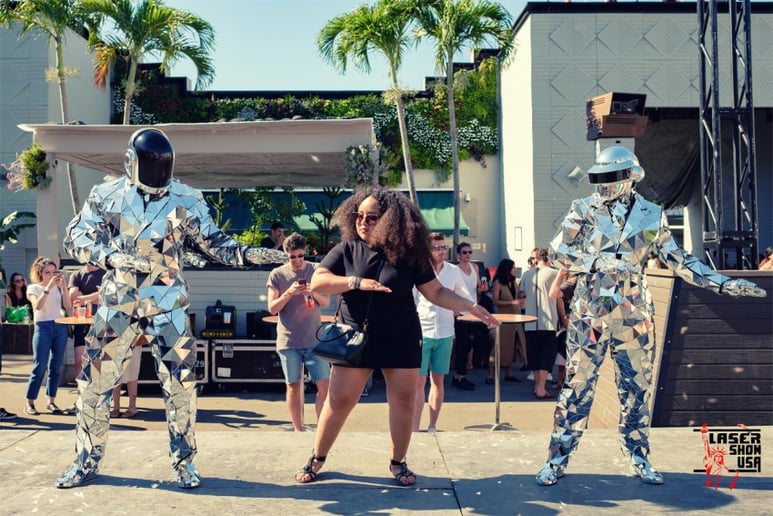 Gallery photo 32 of LED Robots CO2