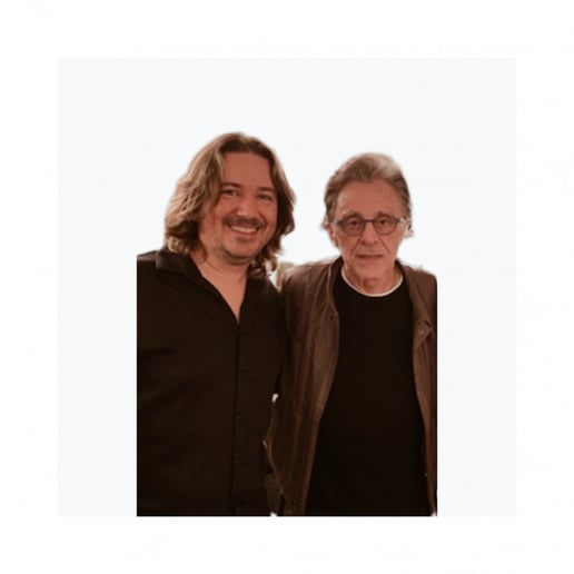Gallery photo 1 of Latin, Jazz, Pop Pianist & Keyboardist