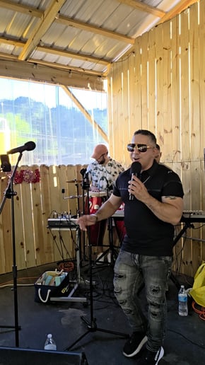 Gallery photo 15 of Puro Swing Band