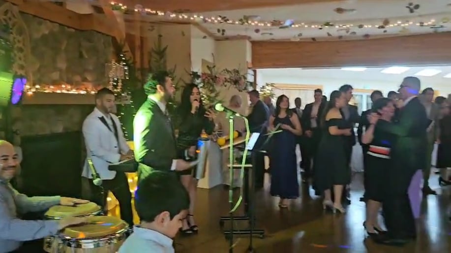 Gallery photo 20 of Puro Swing Band