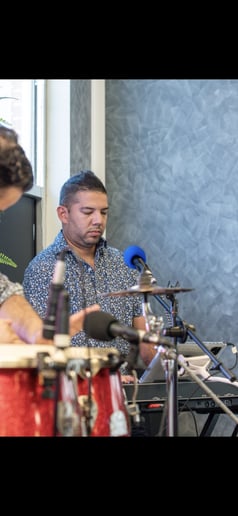 Gallery photo 32 of Puro Swing Band
