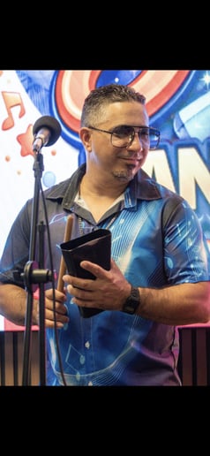 Gallery photo 34 of Puro Swing Band