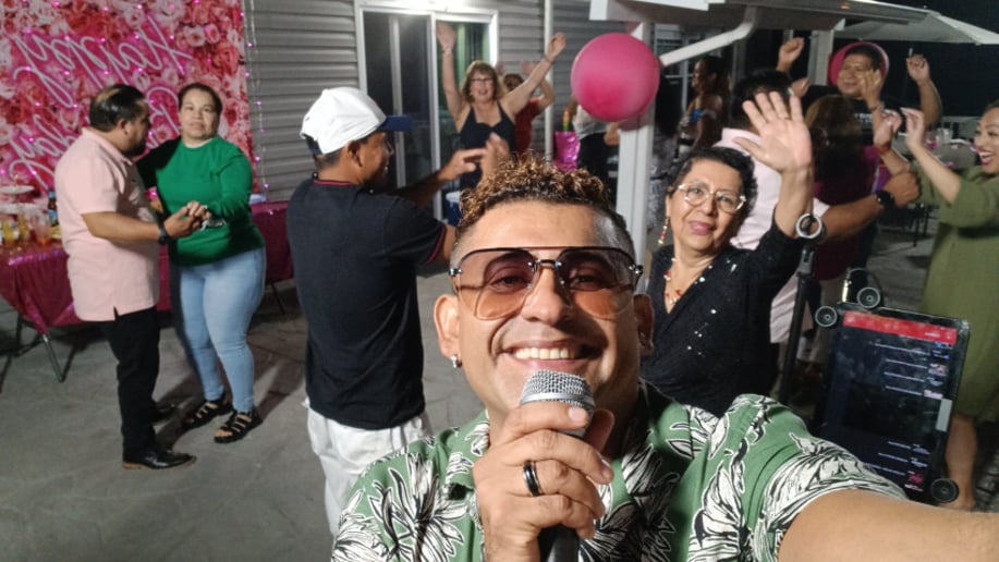 Gallery photo 2 of Carlos Palante y su Latin Band